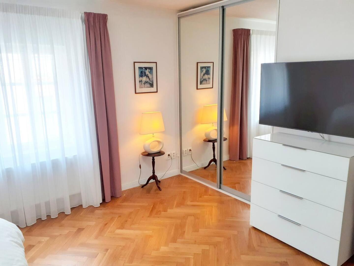 Apartment At The Blue Lion & Parking Assistance *