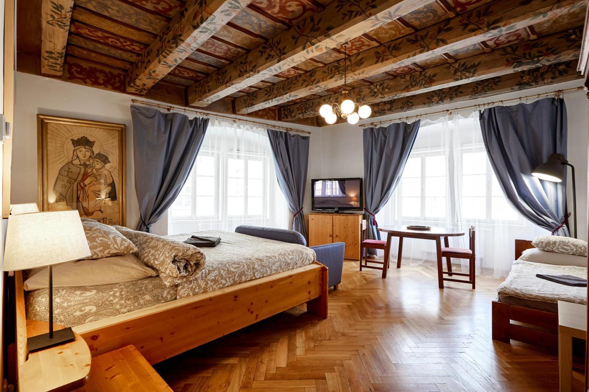 At The Blue Lion & Parking Assistance Appartement *