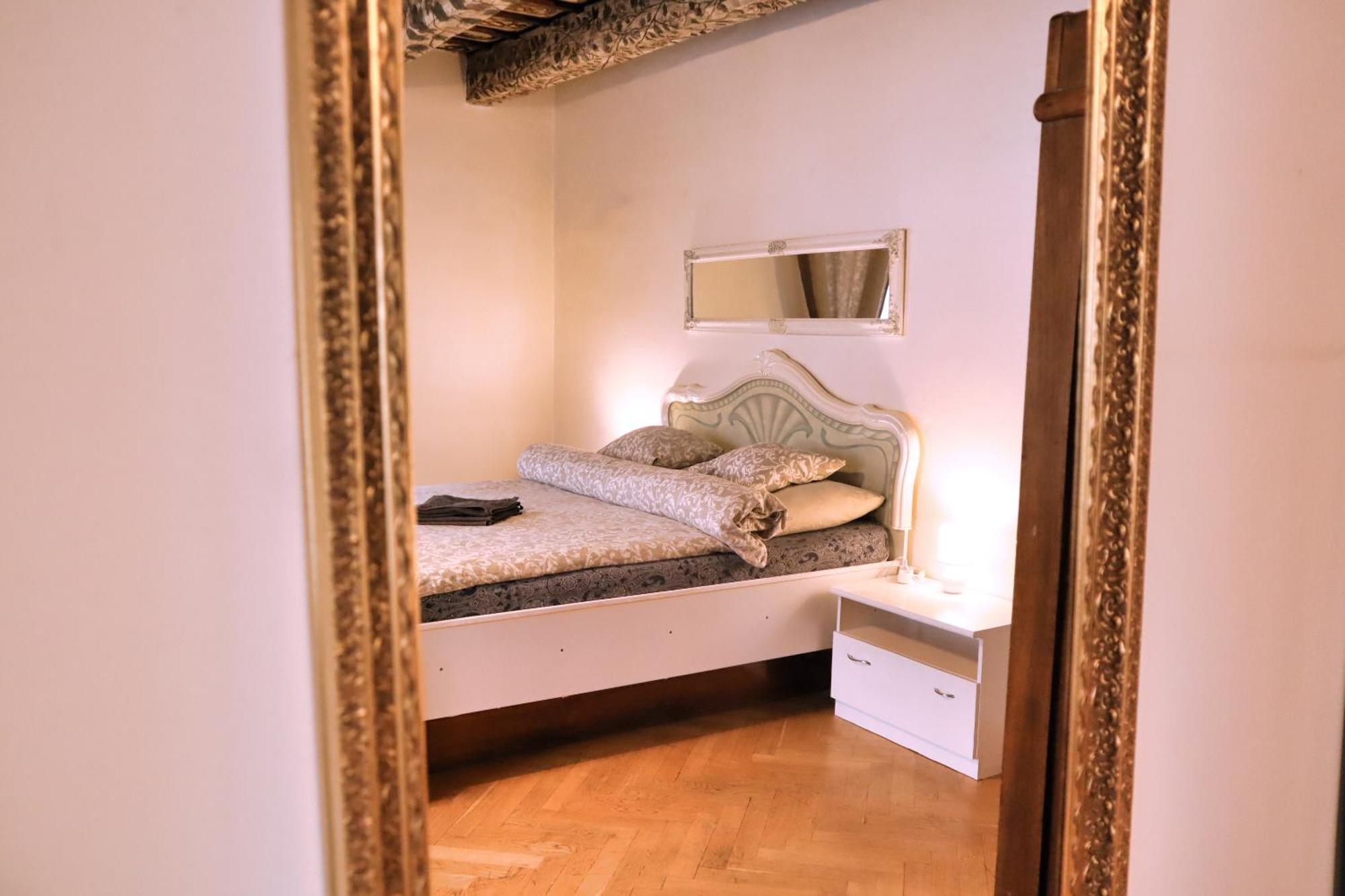 At The Blue Lion & Parking Assistance Appartement Prague
