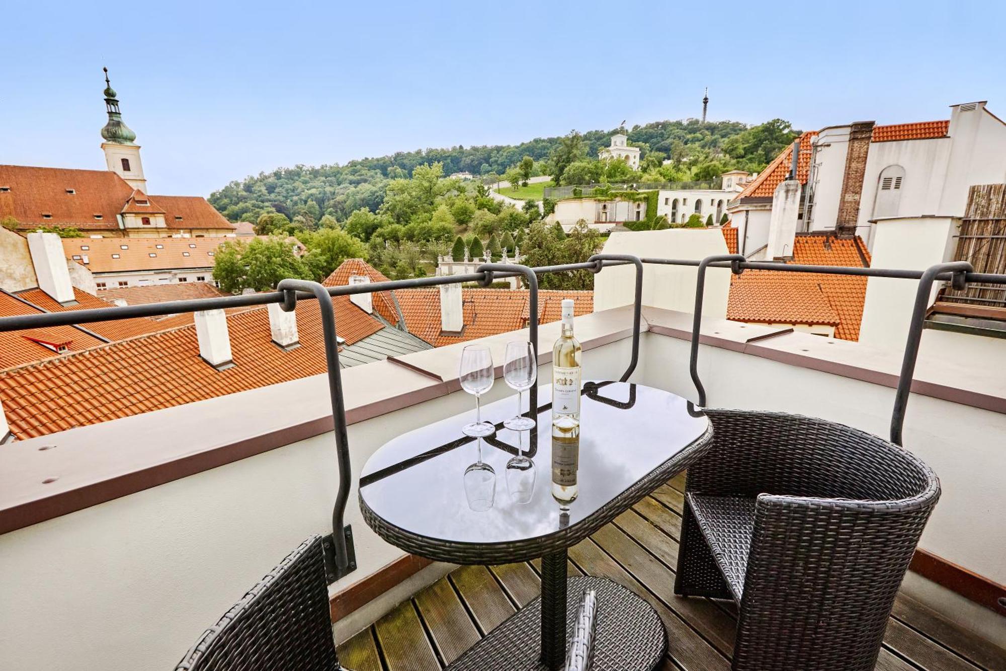 At The Blue Lion & Parking Assistance Prague